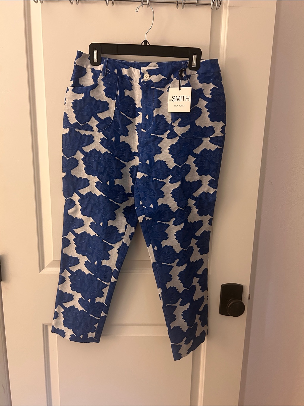 By Smith New York Blue Floral Cropped Pants